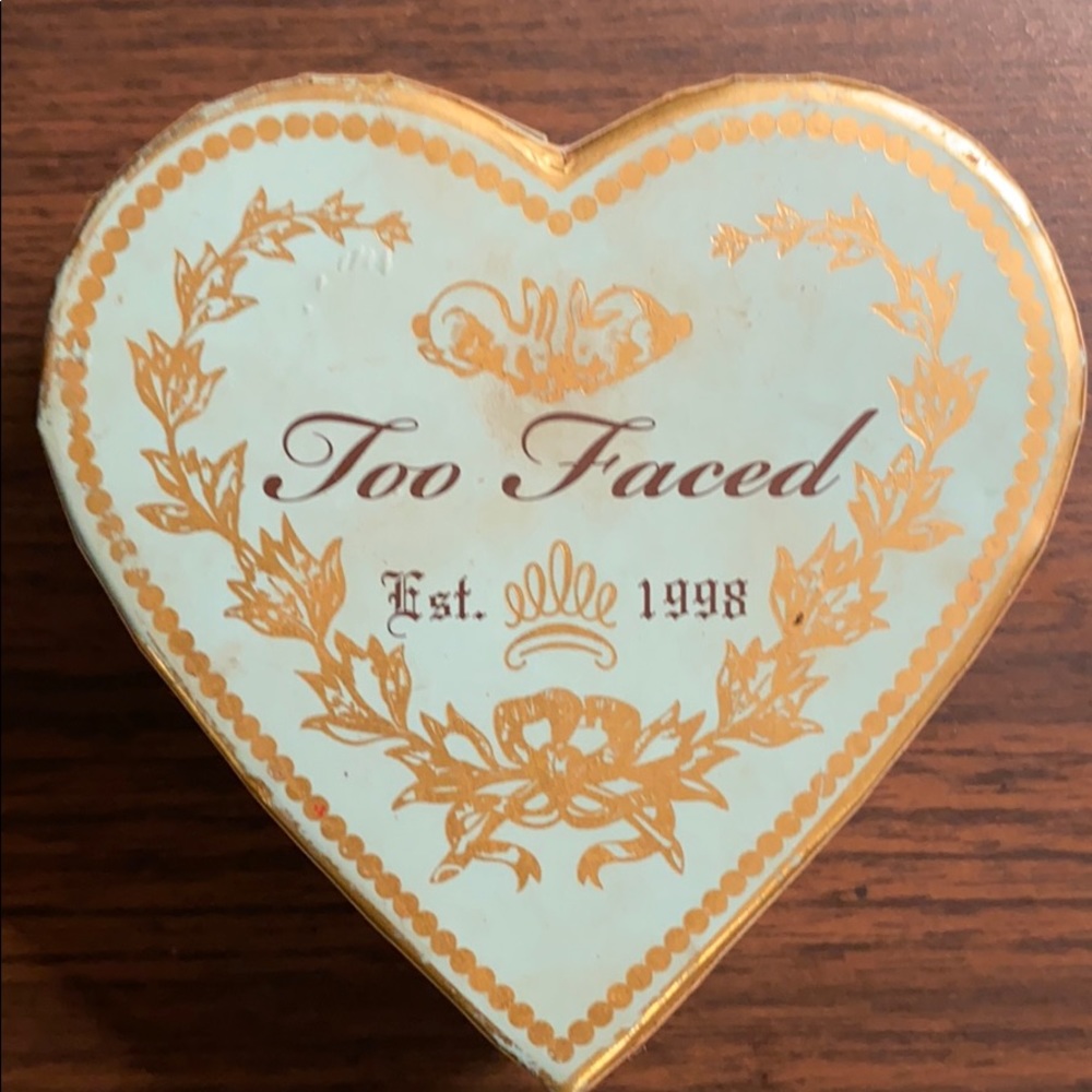 Too faced bronzer